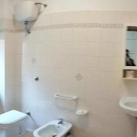 Ah Hostel *