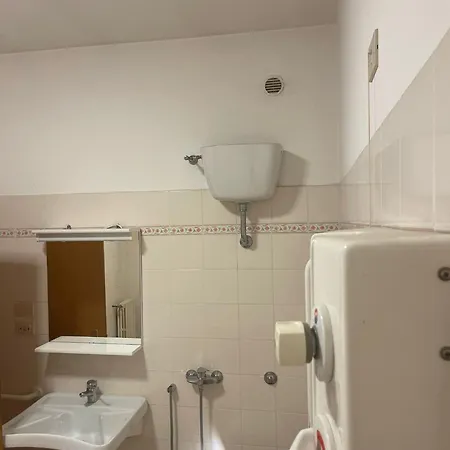 Hostel Ah